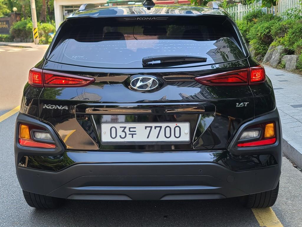 HYUNDAI Kona - Vista 4