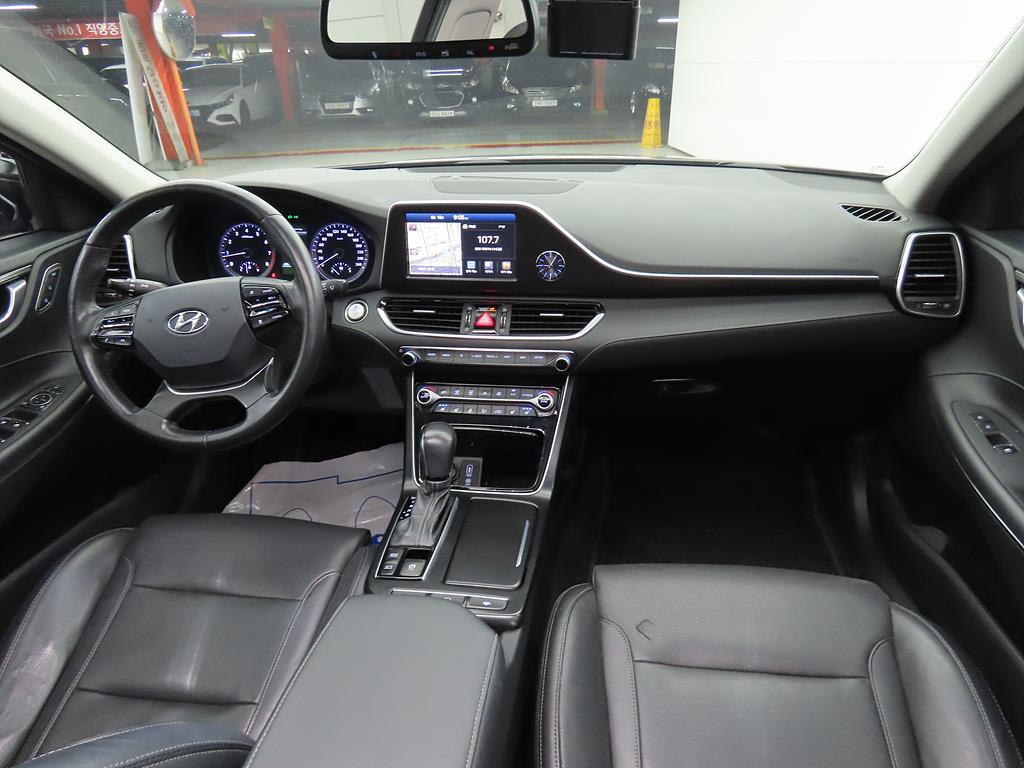 HYUNDAI Grandeur - Vista 5