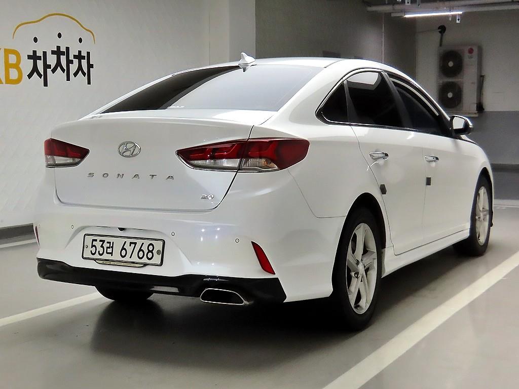 HYUNDAI Sonata - Vista 4