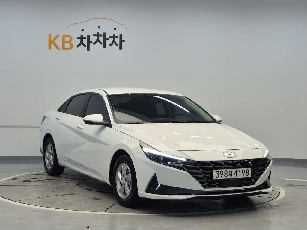HYUNDAI Avante - Vista 4