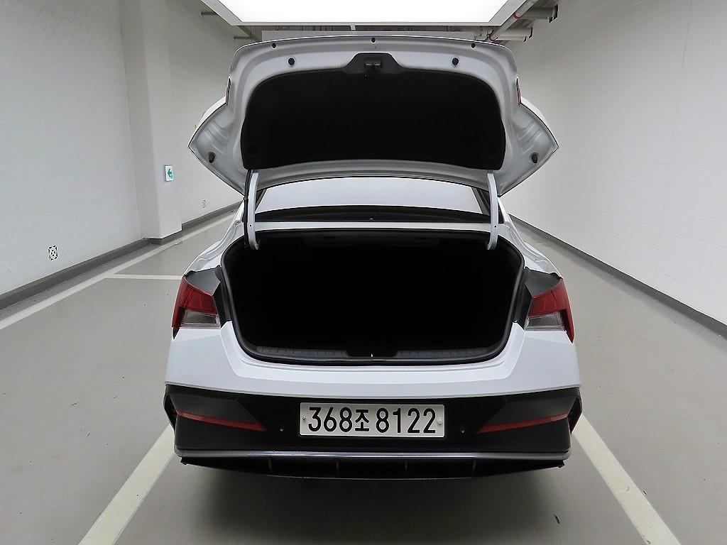 HYUNDAI Avante - Vista 5