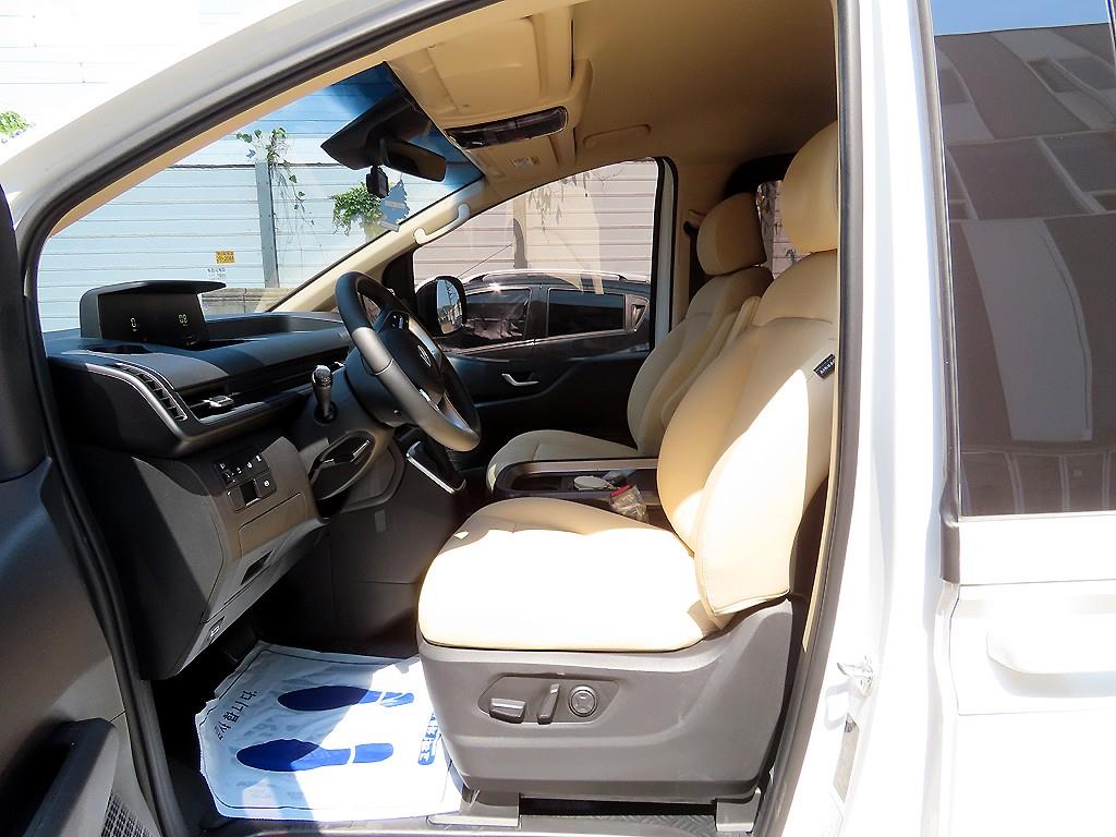 HYUNDAI Staria - Vista 5