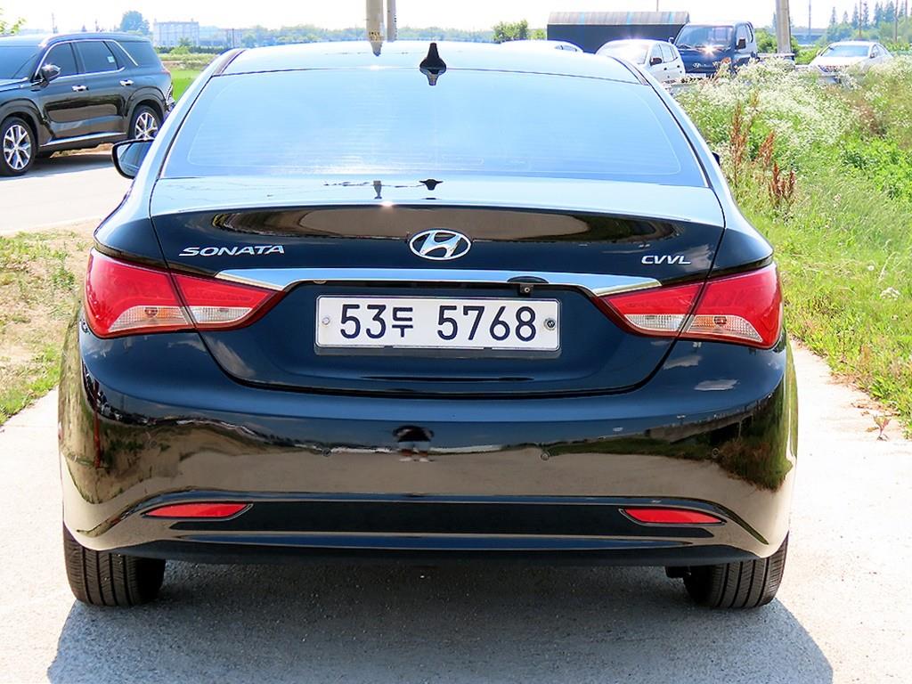 HYUNDAI Sonata - Vista 4