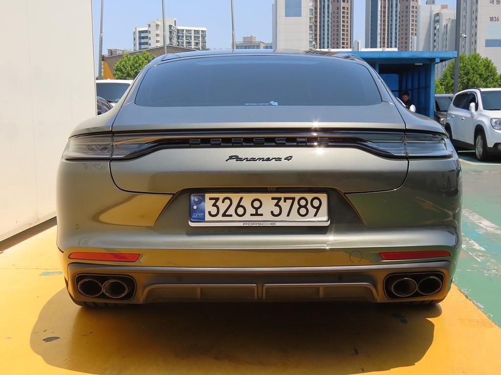 Porsche Panamera - Vista 4