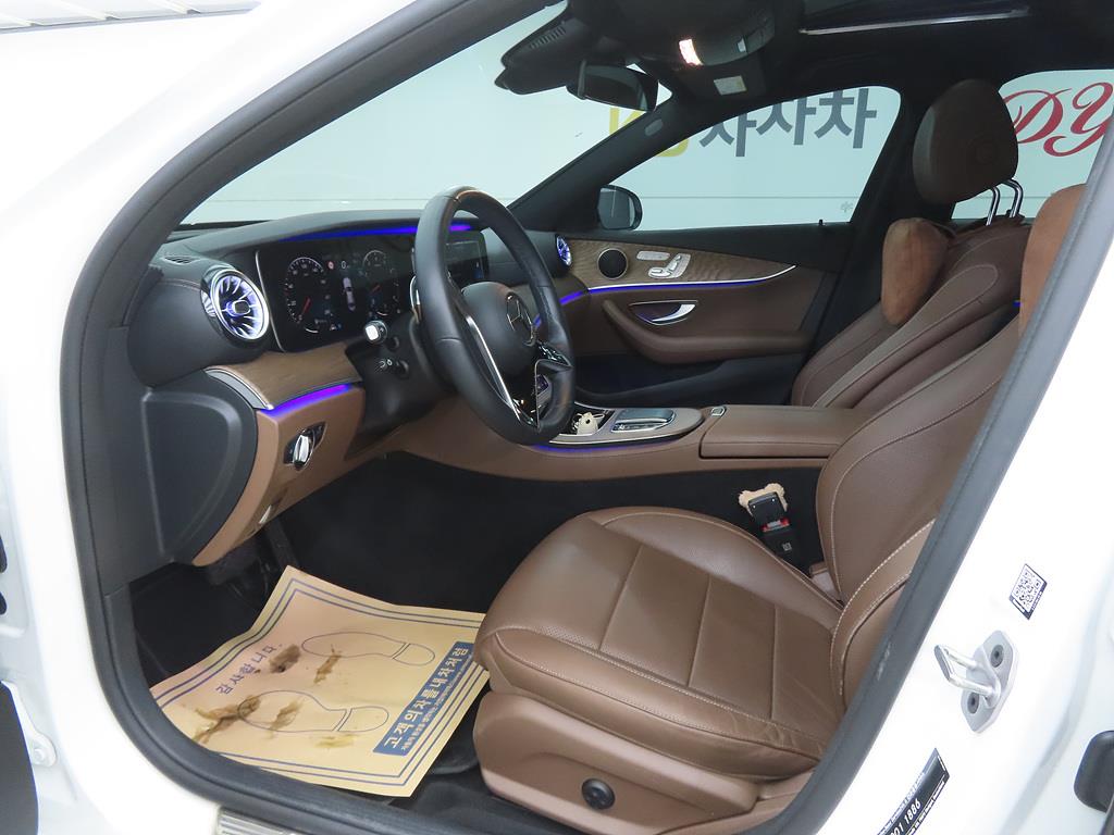 Mercedes Benz E class - Vista 5