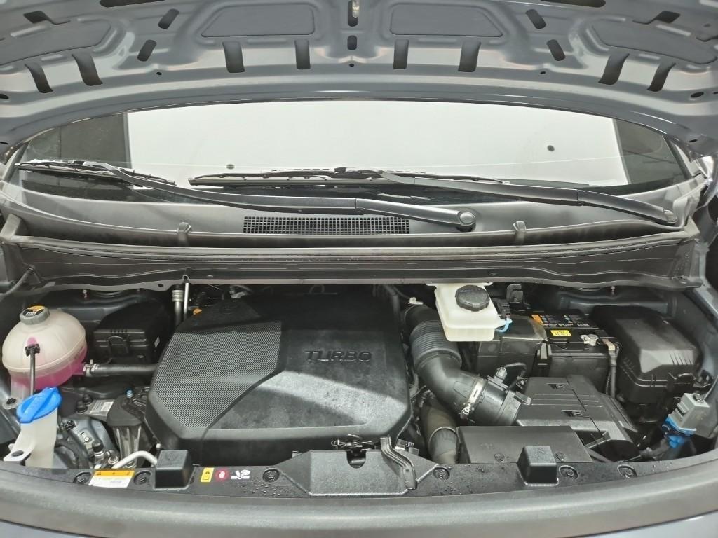 HYUNDAI Staria - Vista 5