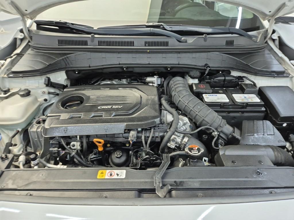 HYUNDAI Kona - Vista 5