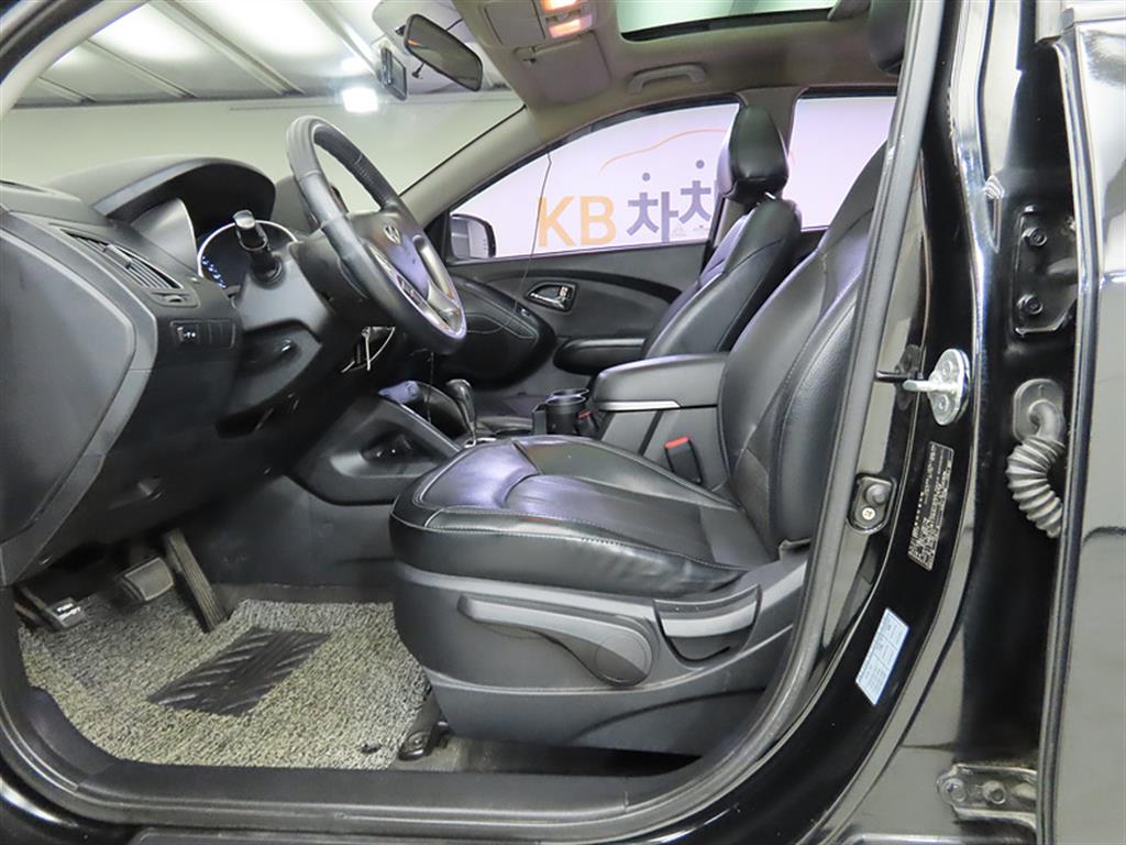 HYUNDAI Tucson - Vista 5