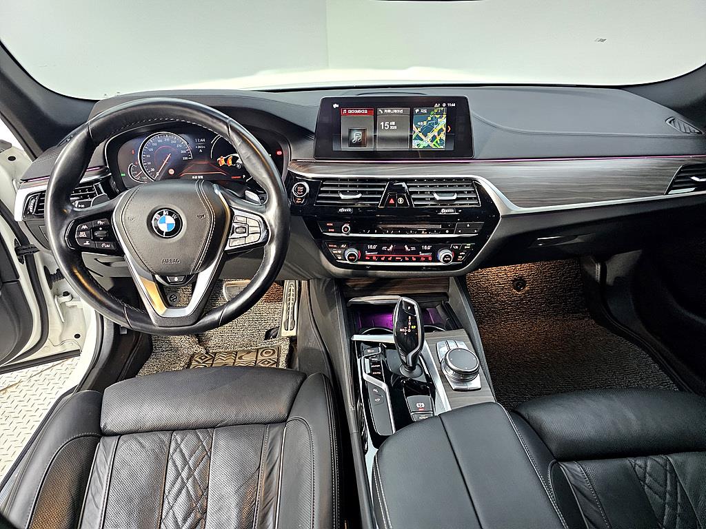 BMW 5 Series - Vista 5