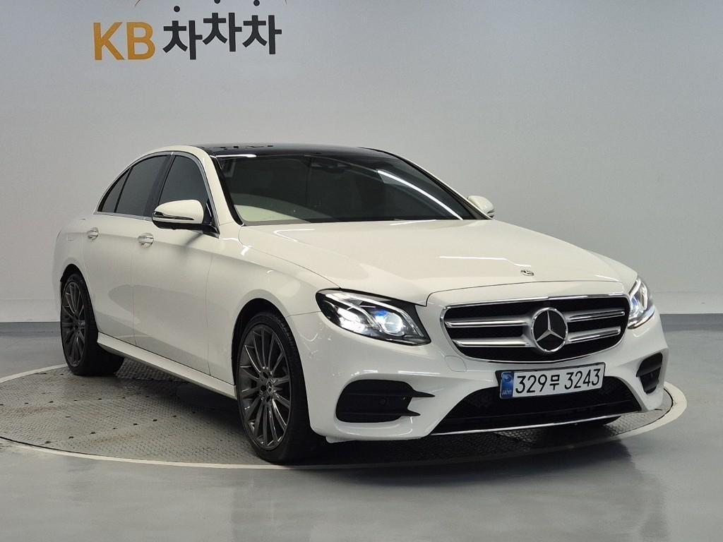 Mercedes Benz E class - Vista 4