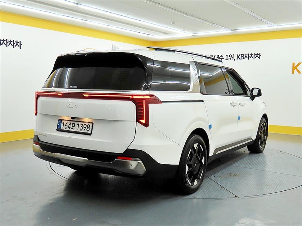 KIA Carnival - Vista 4