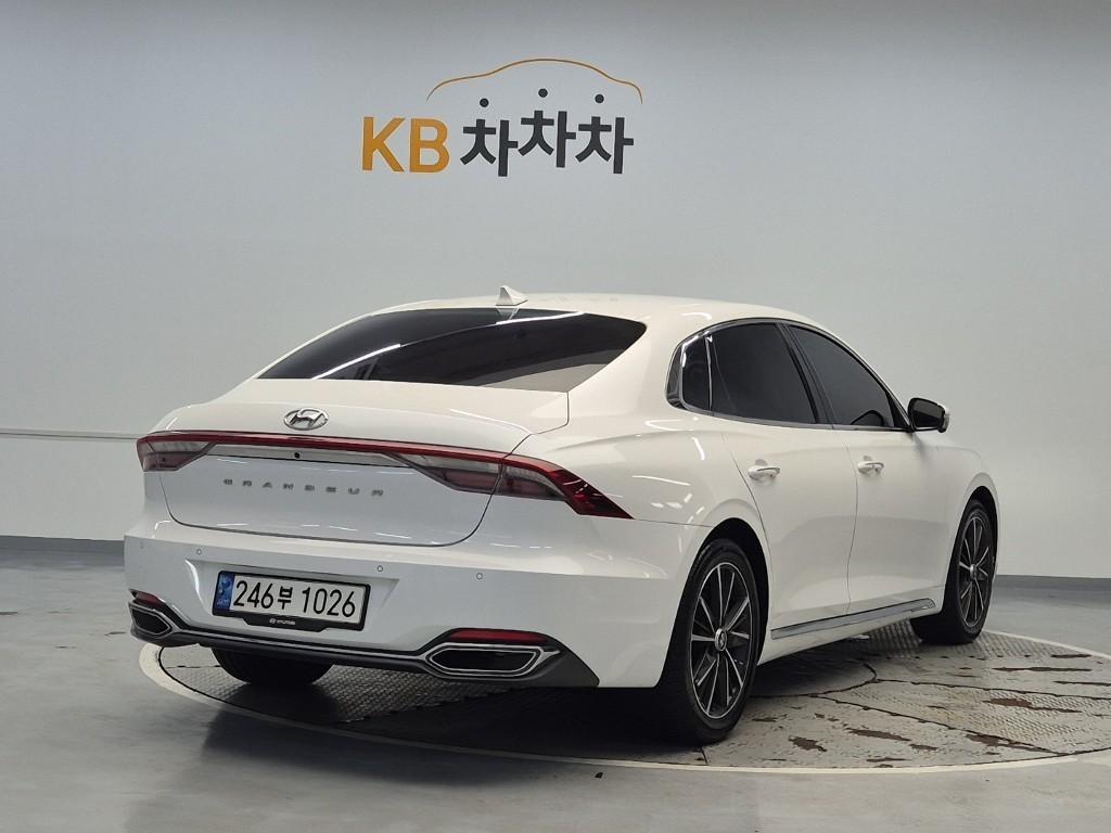 HYUNDAI Grandeur - Vista 4
