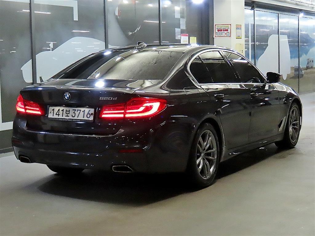 BMW 5 Series - Vista 4
