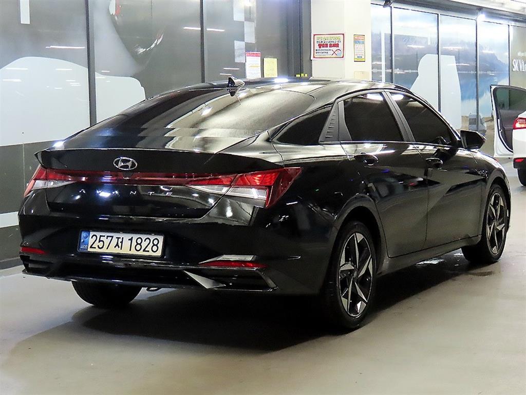 HYUNDAI Avante - Vista 4