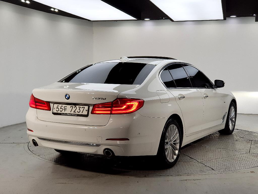 BMW 5 Series - Vista 4
