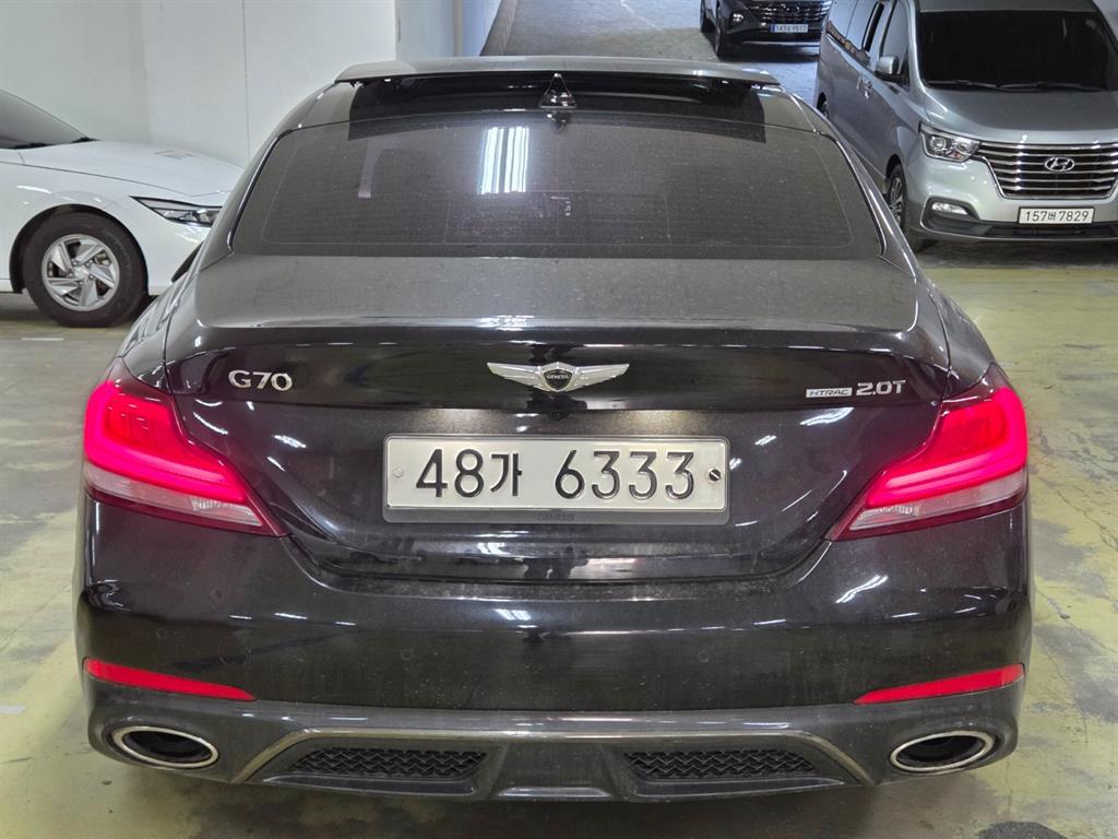 Genesis G70 - Vista 4