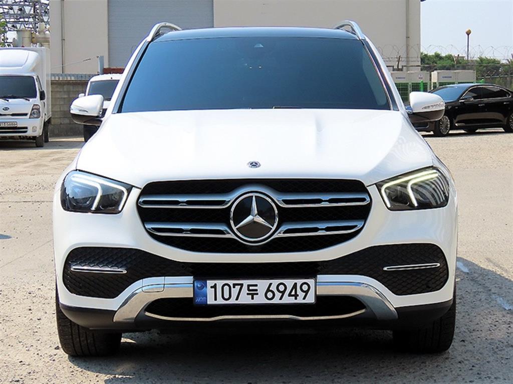 벤츠 GLE 클래스 GLE 300d 4MATIC 사진