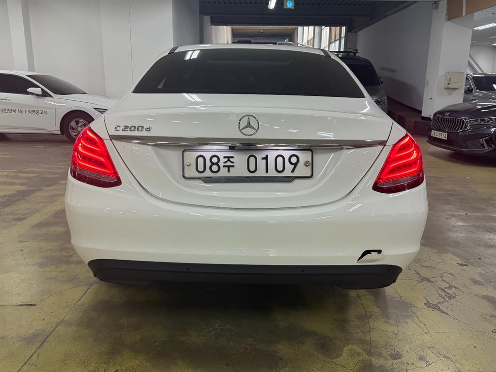 Mercedes Benz C Class - Vista 4