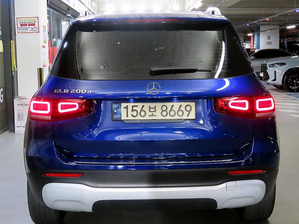 Mercedes Benz GLB Class - Vista 5