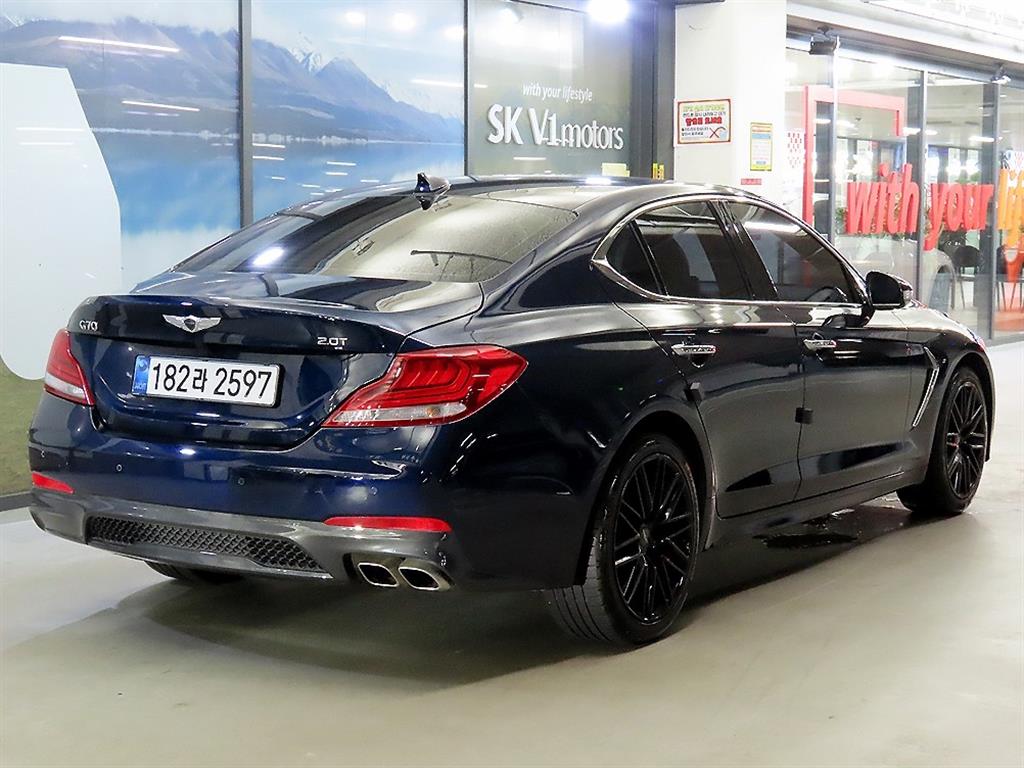 Genesis G70 - Vista 4