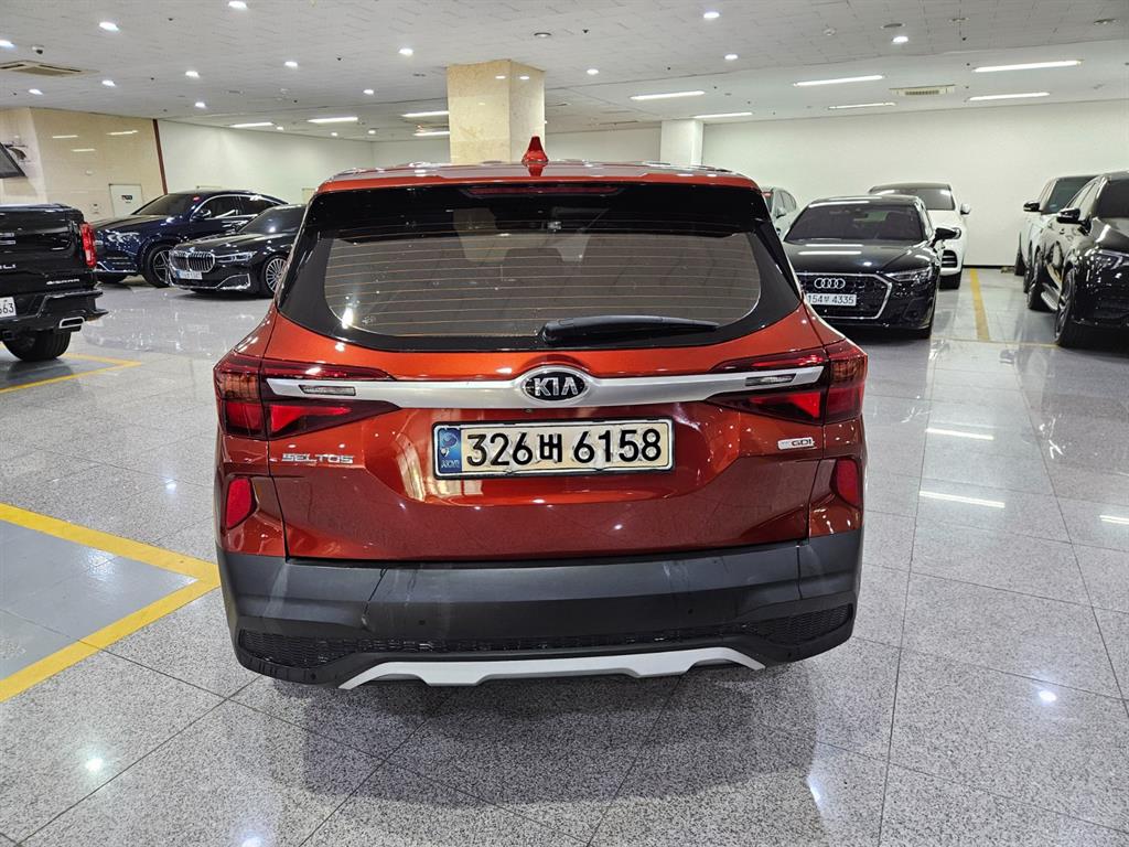 KIA Seltos - Vista 4