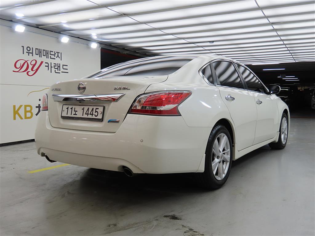 Nissan Altima - Vista 4