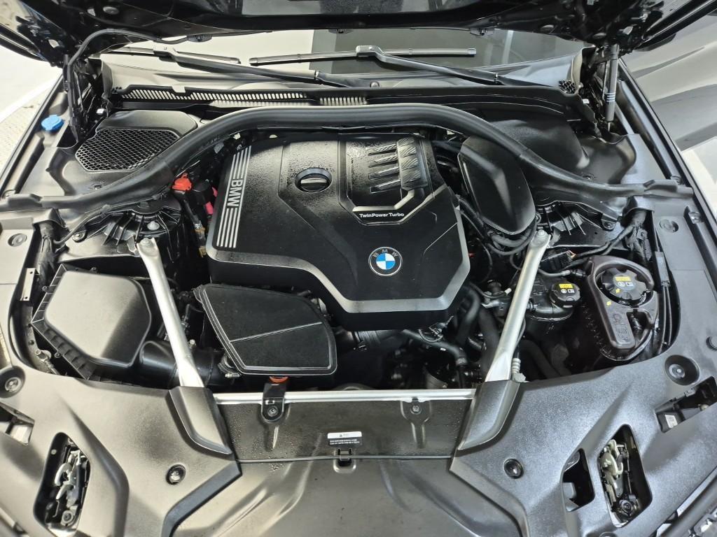 BMW 5 Series - Vista 5
