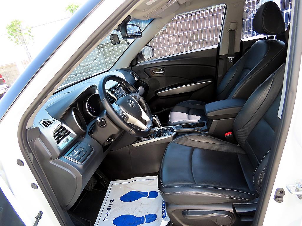 Ssangyong Tivoli - Vista 5