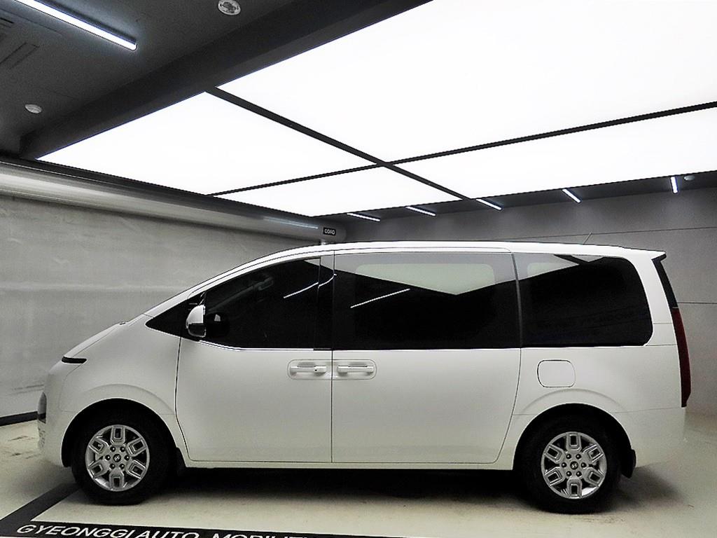 HYUNDAI Staria - Vista 4