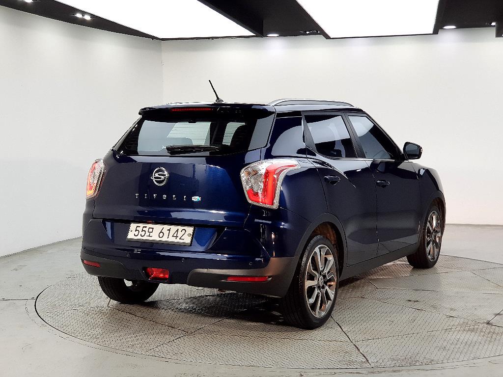 Ssangyong Tivoli - Vista 4