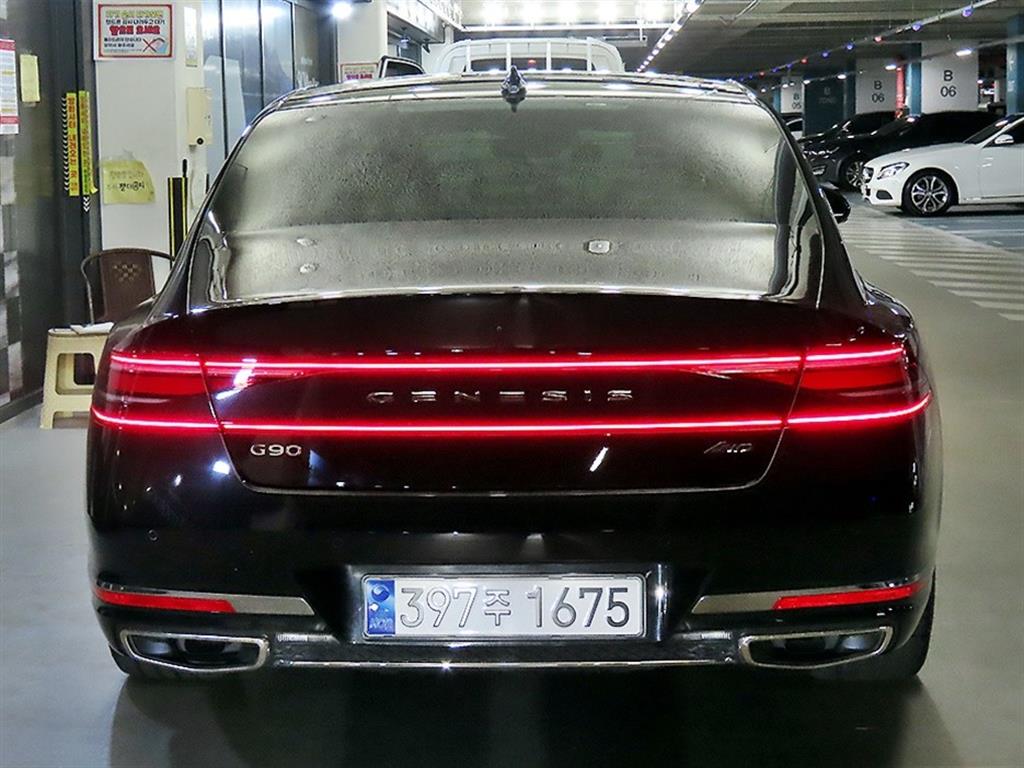 Genesis G90 - Vista 5