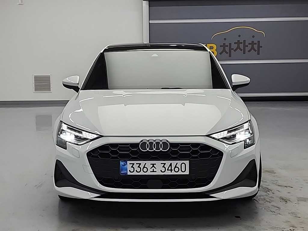 아우디 A3 40 TFSI 사진 2/18
