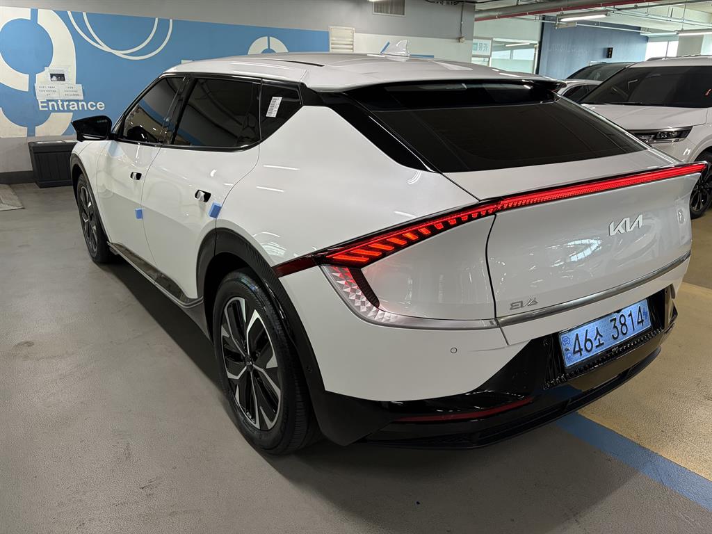 KIA EV6 - Vista 4