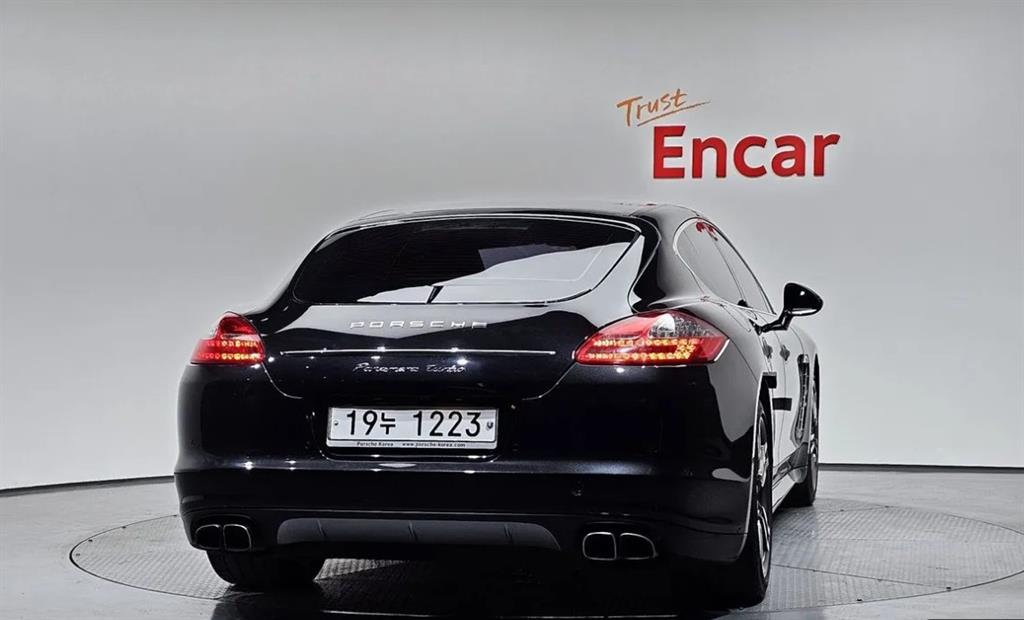Porsche Panamera - Vista 4