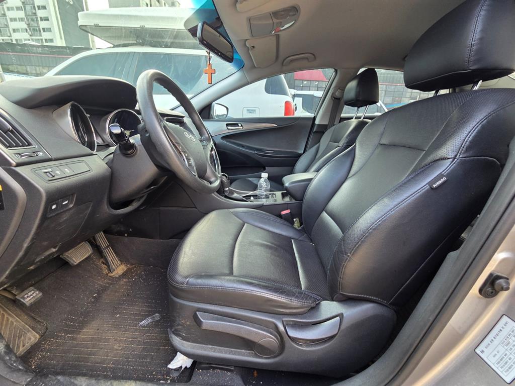 HYUNDAI Sonata - Vista 5