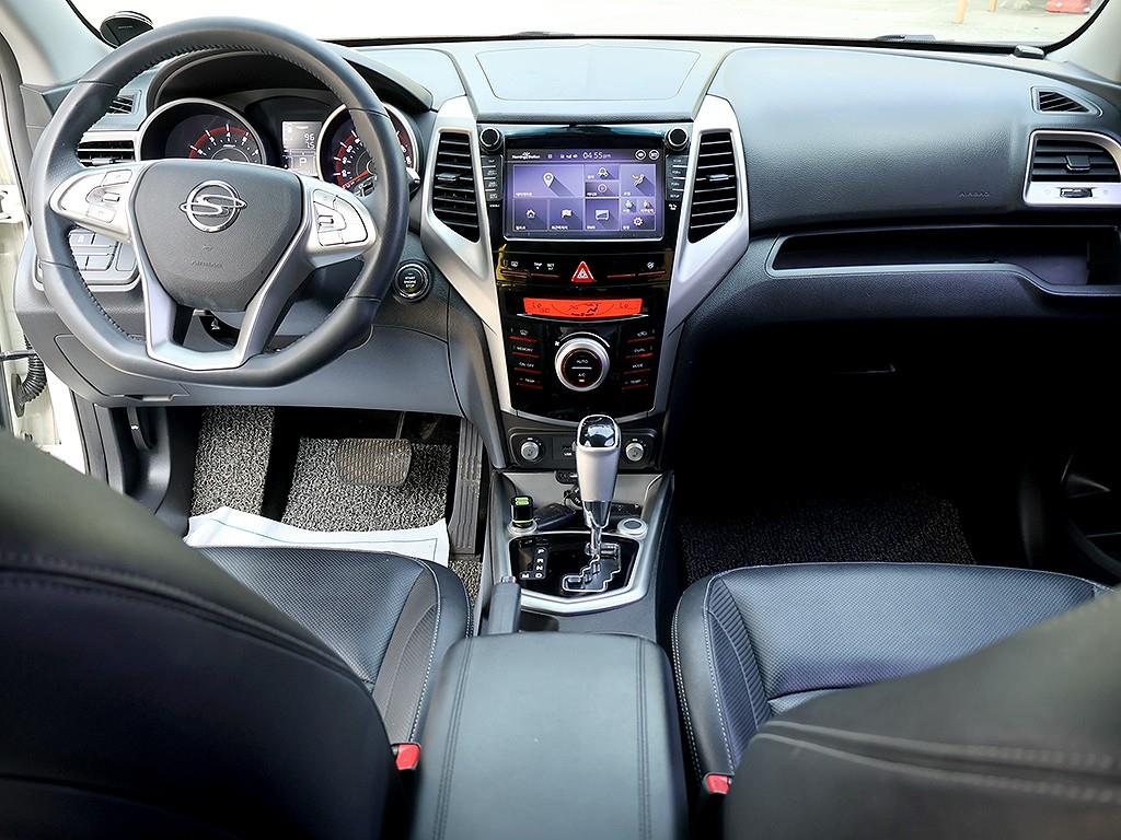Ssangyong Tivoli - Vista 5