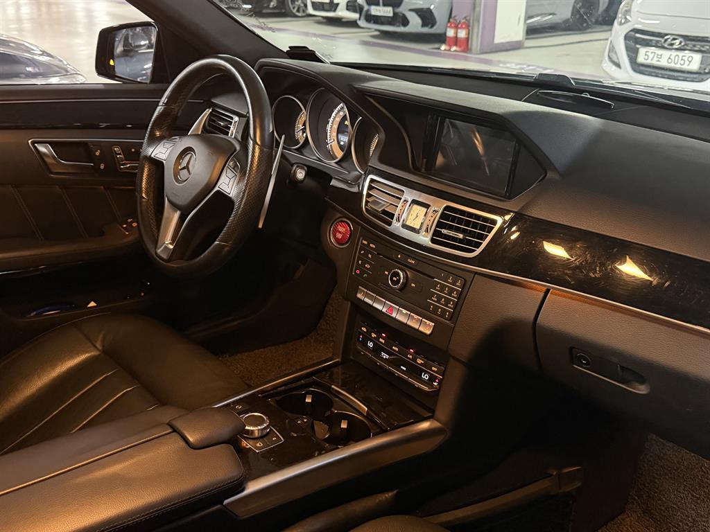 Mercedes Benz E class - Vista 4