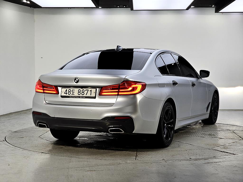 BMW 5 Series - Vista 4