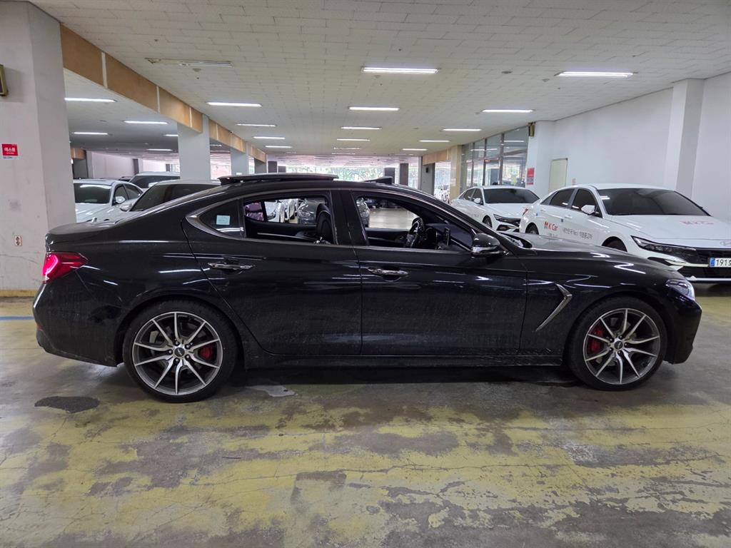 Genesis G70 - Vista 5