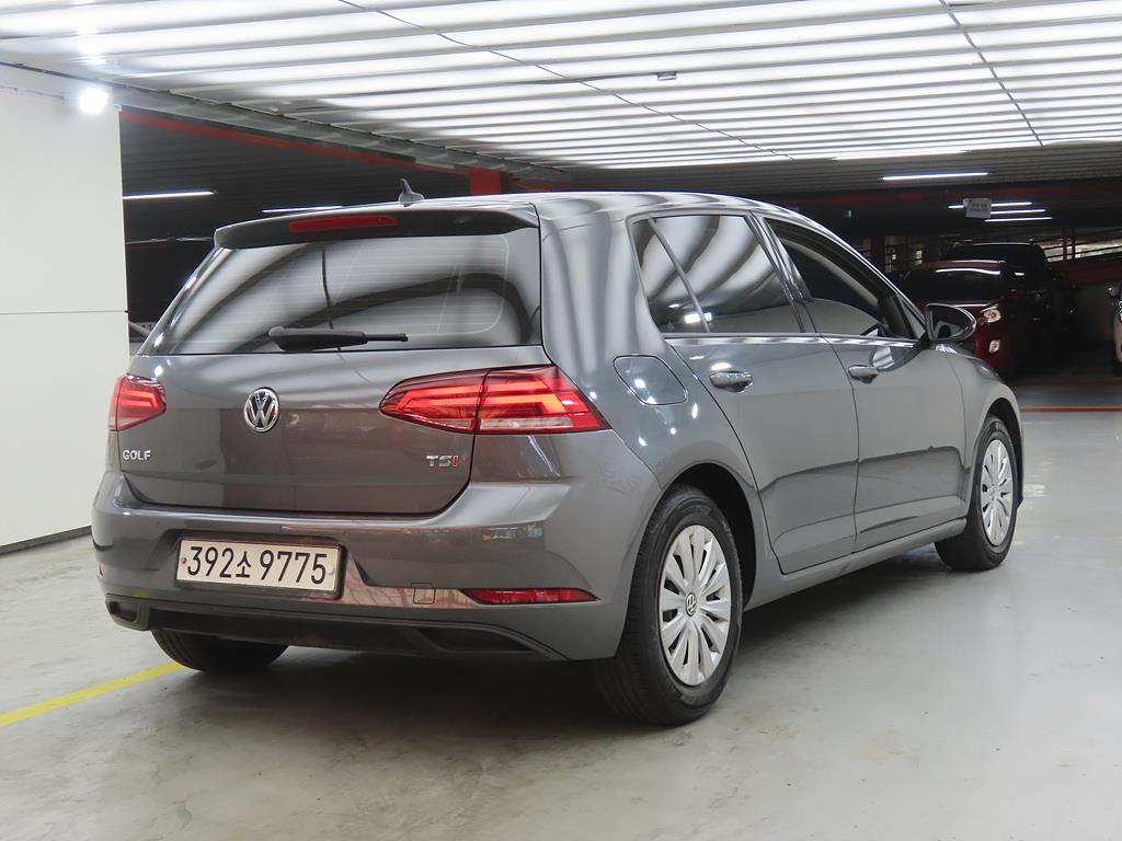 Volkswagen Golf - Vista 4