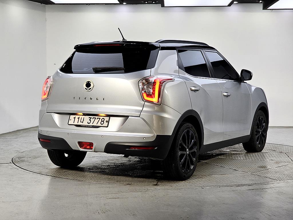 Ssangyong Tivoli - Vista 4