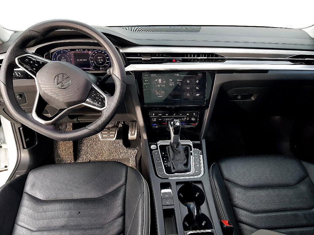 Volkswagen Arteon - Vista 5