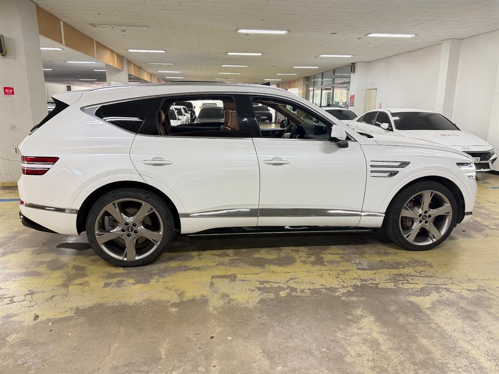 Genesis GV80 - Vista 5