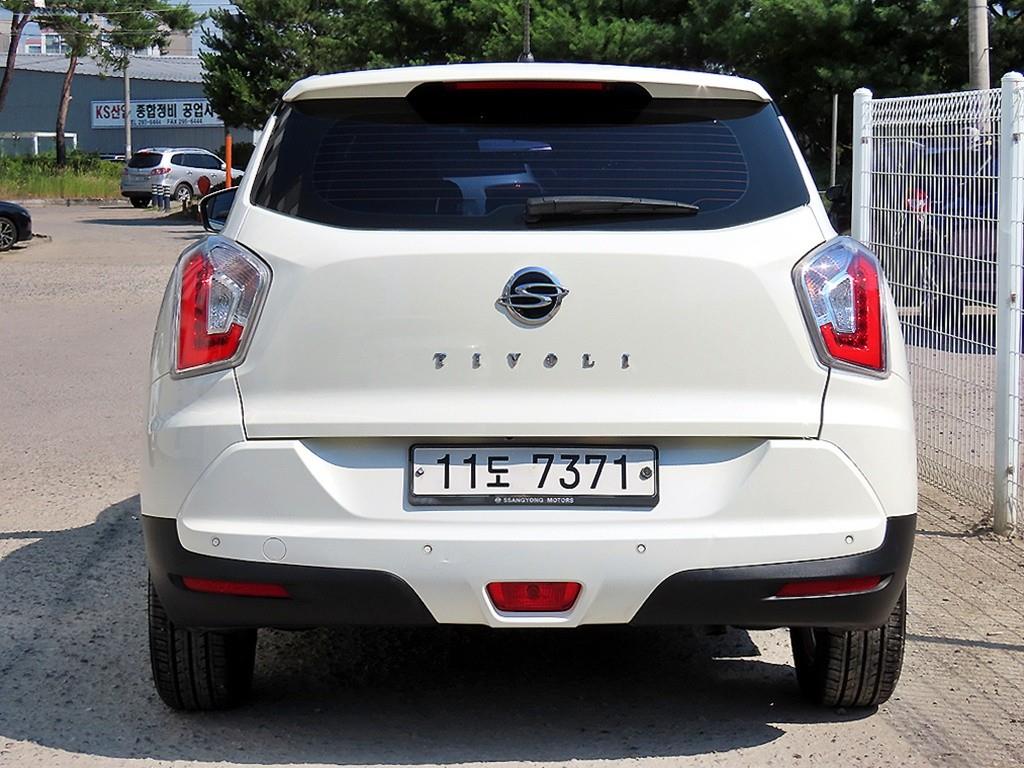 Ssangyong Tivoli - Vista 4
