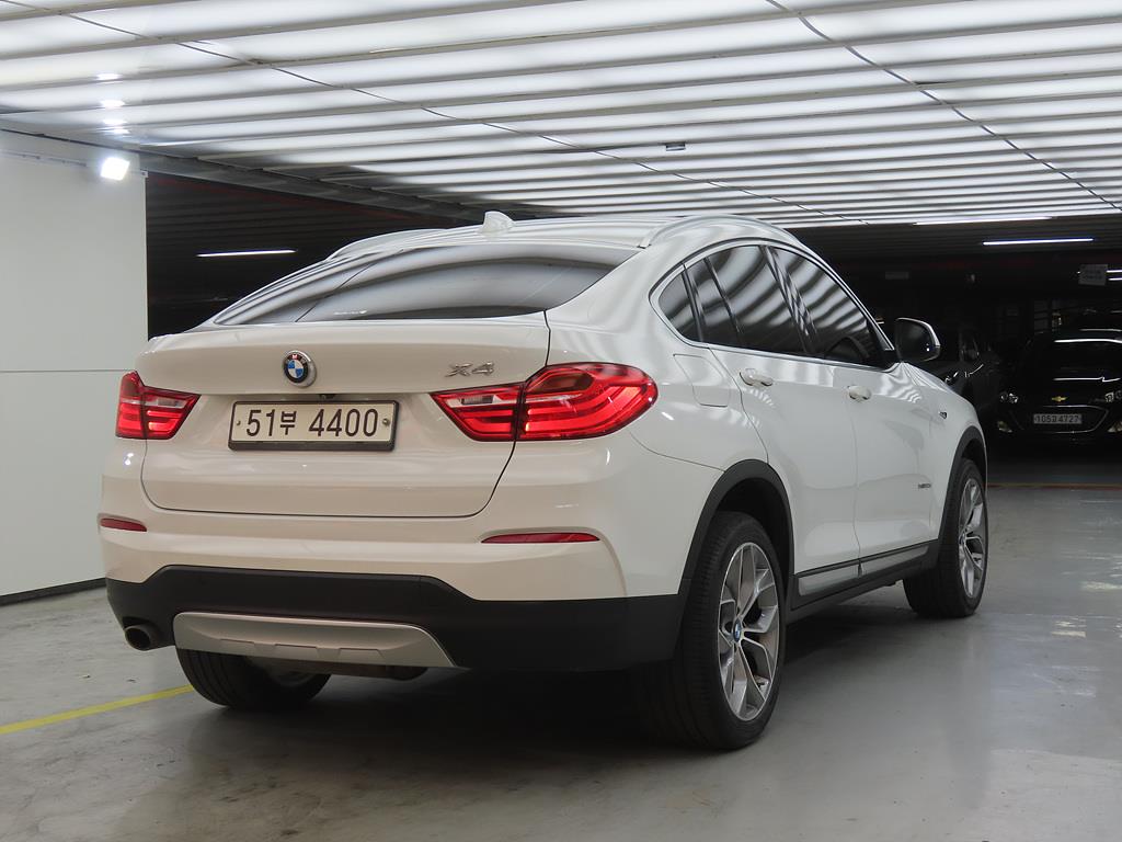 BMW X4 - Vista 4