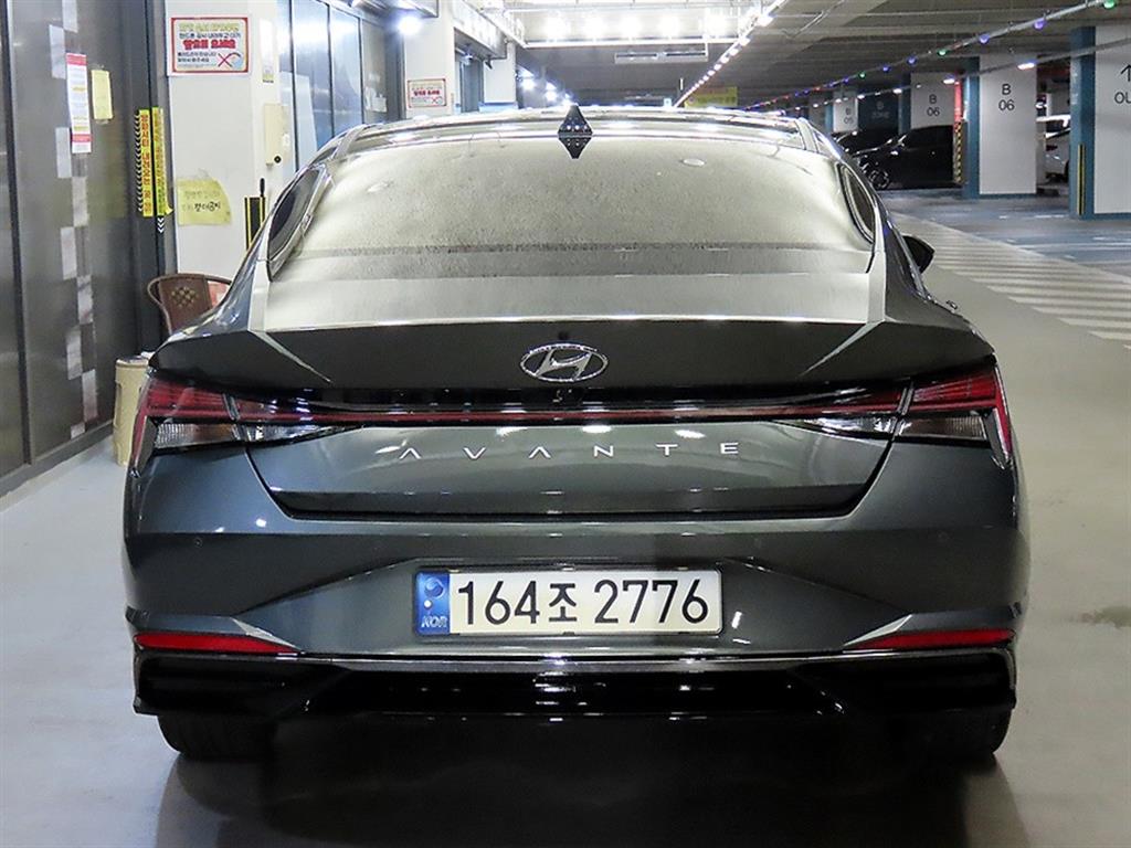 HYUNDAI Avante - Vista 5