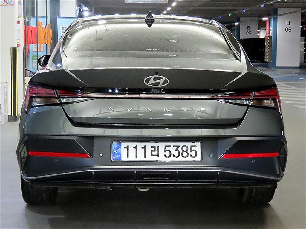 HYUNDAI Avante - Vista 5