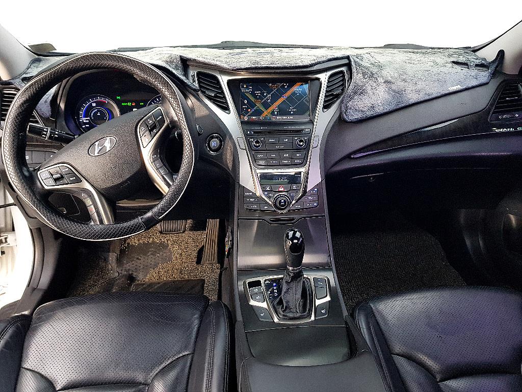 HYUNDAI Grandeur - Vista 5