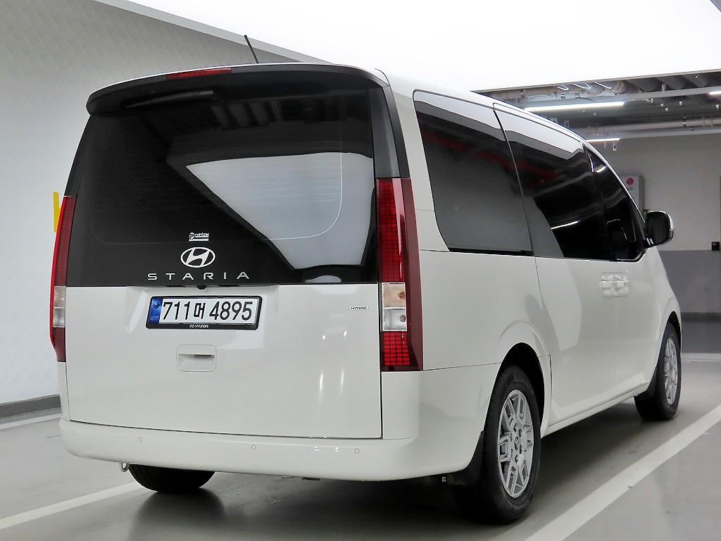 HYUNDAI Staria - Vista 4