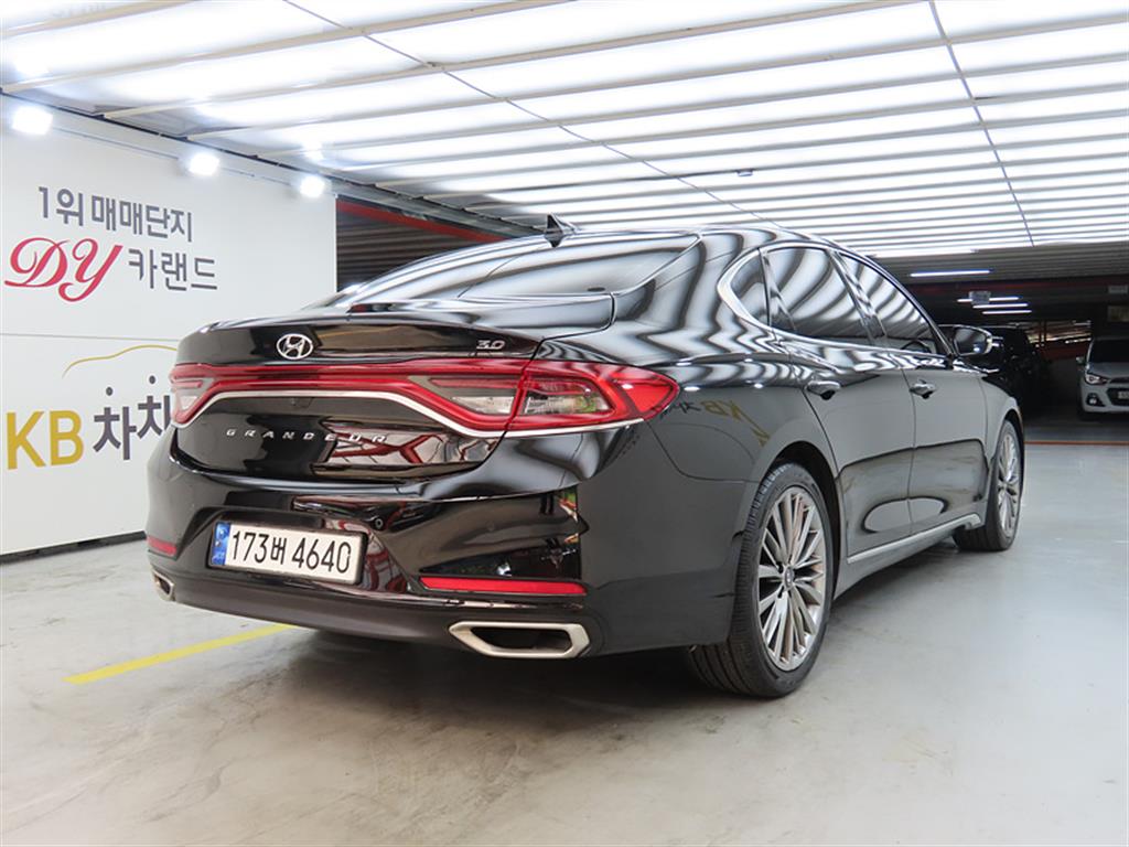 HYUNDAI Grandeur - Vista 4